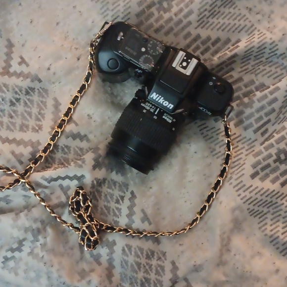 Nikon N4004s Film SLR Camera - Picture 2 of 9